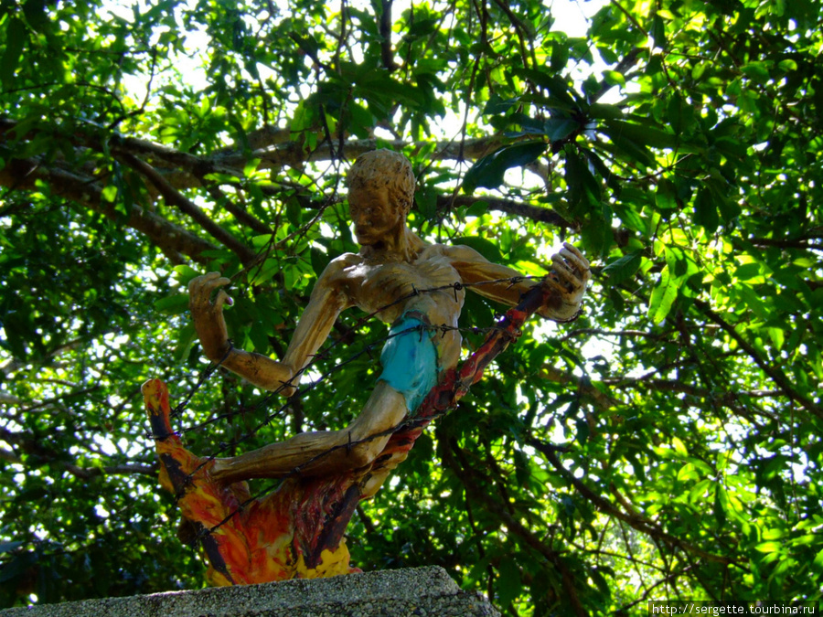 Памятник погибшим американцам Пуэрто-Принсеса, остров Палаван, Филиппины