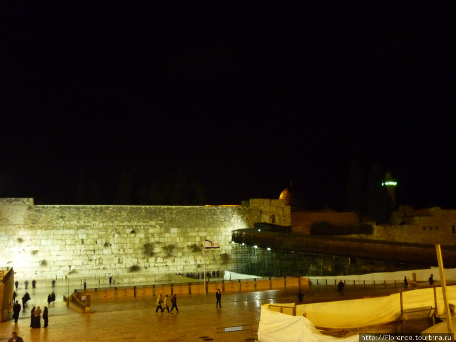 Стена открыта для посещения 24 часа в сутки 365 дней в году Иерусалим, Израиль