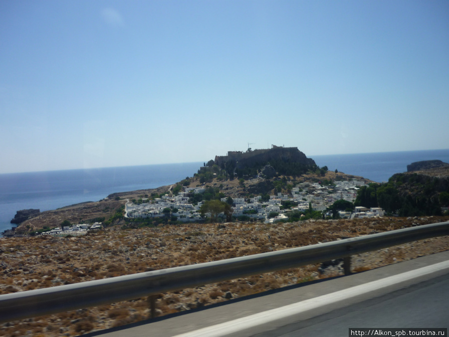 Так город выглядит с дороги Остров Родос, Греция