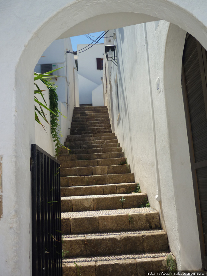 Лестница вверх... Остров Родос, Греция