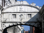 Мост Вздохов  — один из мостов в Венеции, перекинутый через Дворцовый канал — Рио ди Палацио. Мост соединяет зал суда и тюрьму. Осужденные, проходящие по мосту бросали прощальный взгляд на Венецию.