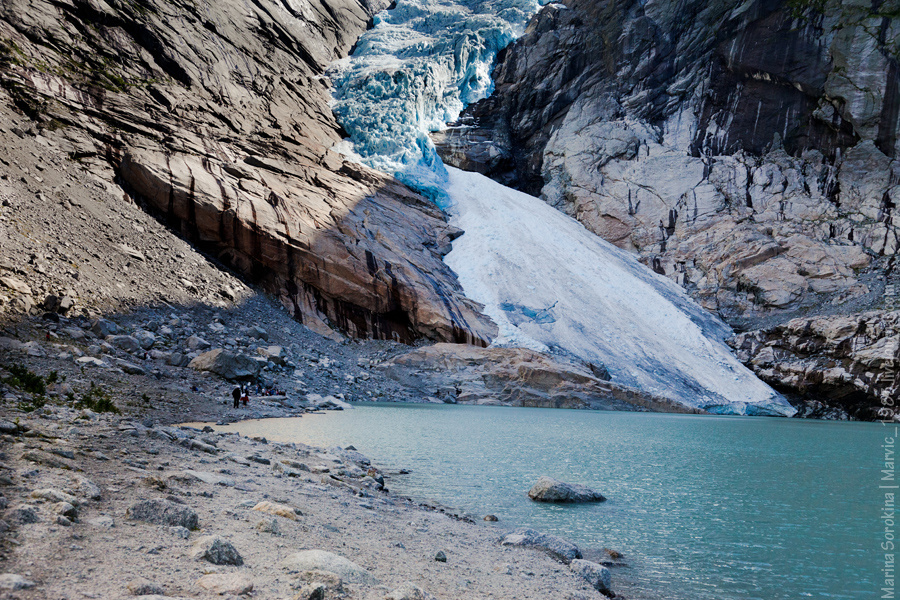 Ледяное озеро и язык ледника Норвегия