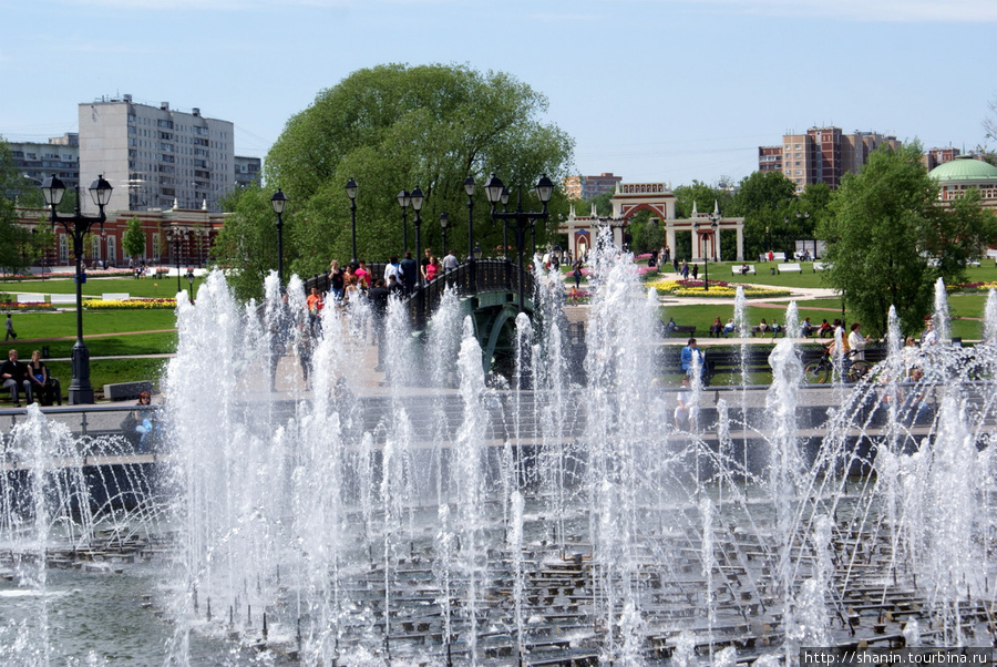 Светомузыкальный фонтан — главная достопримечательность парка Царицыно Москва, Россия