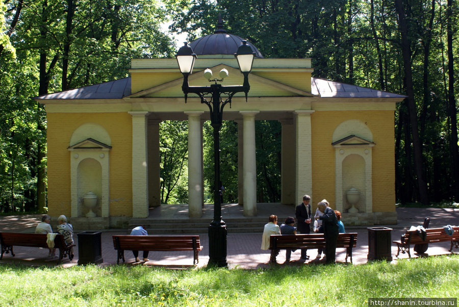 Павильон «Нерастанкино» построен в 1803-1804 годах по проекту И.В. Еготова. Москва, Россия