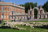 Большой Царицынский дворец построен Матвеем Казаковым в 1786—1796 годах для подмосковной резиденции Екатерины II.
