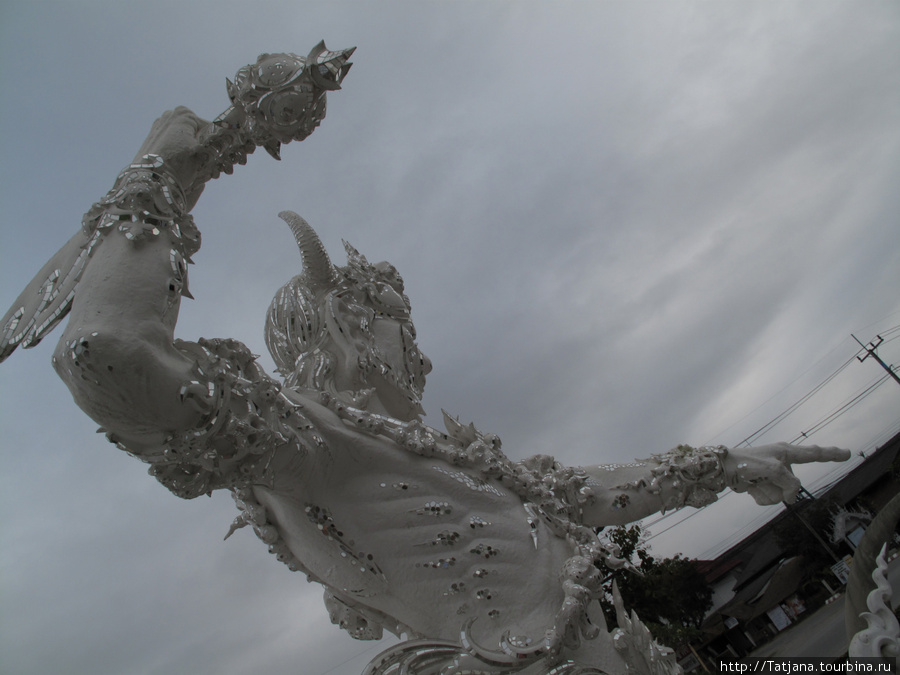 Белый храм Wat Rong Khun Чианграй, Таиланд