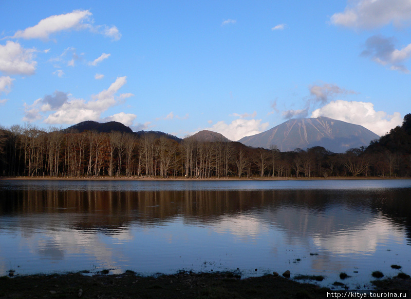Никко в осенних тонах: озеро Сайноко Никко, Япония