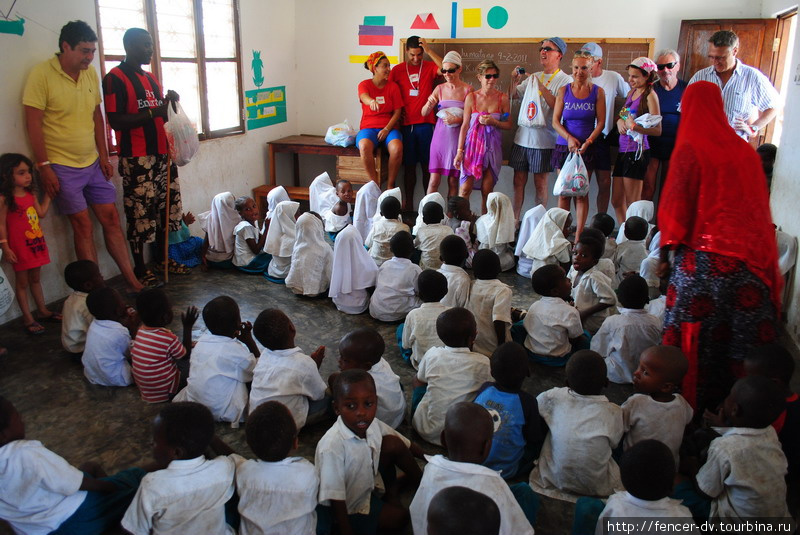 Небольшая экскурсия в начальную школу Остров Занзибар, Танзания