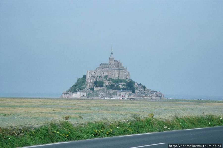 Монастырь-остров Мон-Сен-Мишель, Франция