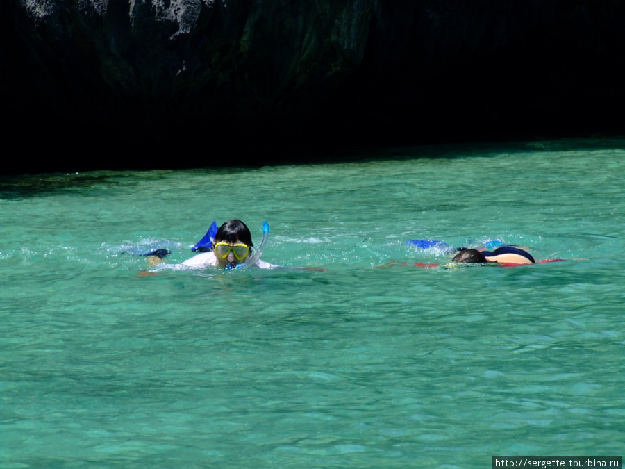 Это еще какие то ныряльщики в лагне Пуэрто-Принсеса, остров Палаван, Филиппины