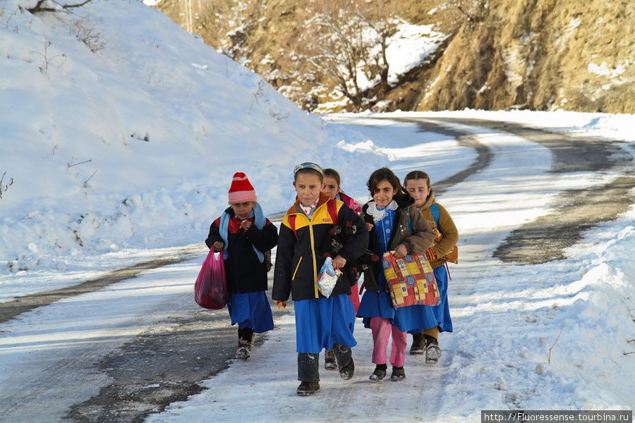 Школьники в Бахчесарае.