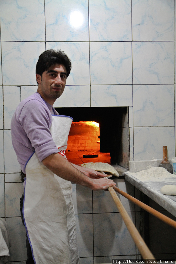 Пекарь в Кахте. Восточная Анатолия, Турция