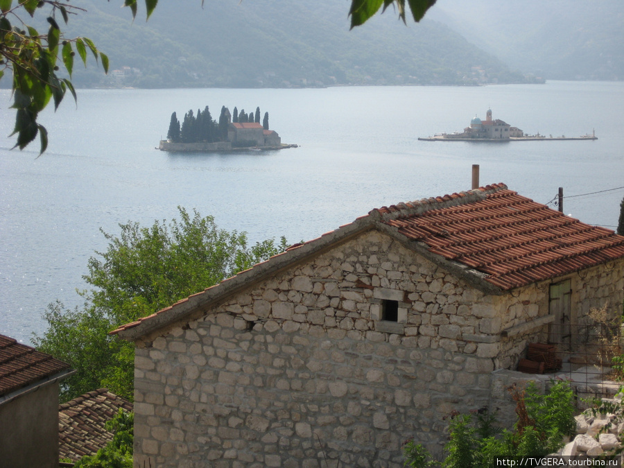Вид на острова с г Пераст Черногория