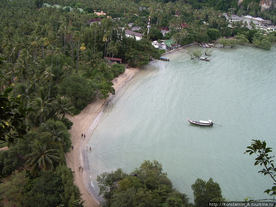Вид с обзорной точки  на полуостров с пляжами на Реалии Вэст и Реалии Ист-3 Краби, Таиланд
