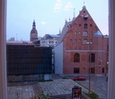 Вид из окна номера.  Справа музей оккупации, слева  дом Черноголовых.