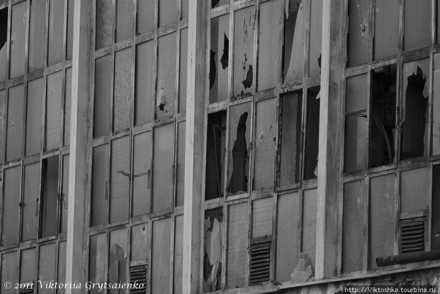19.02.2011 года. Старые фабричные окна в Пшемышле