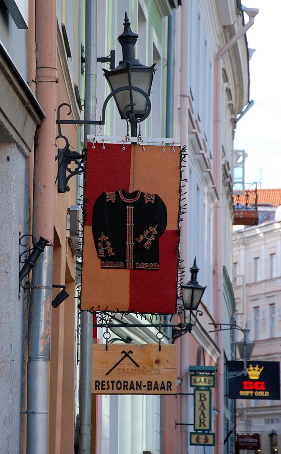Неспешная прогулка по Таллину (вывески) Таллин, Эстония