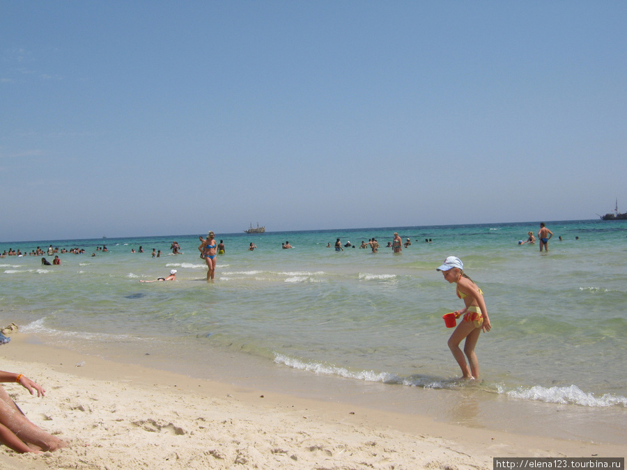 пляж  в Суссе Сусс, Тунис