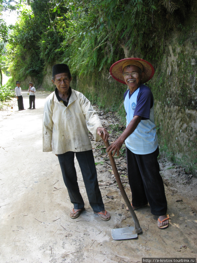 Местные жители Букиттинги, Индонезия