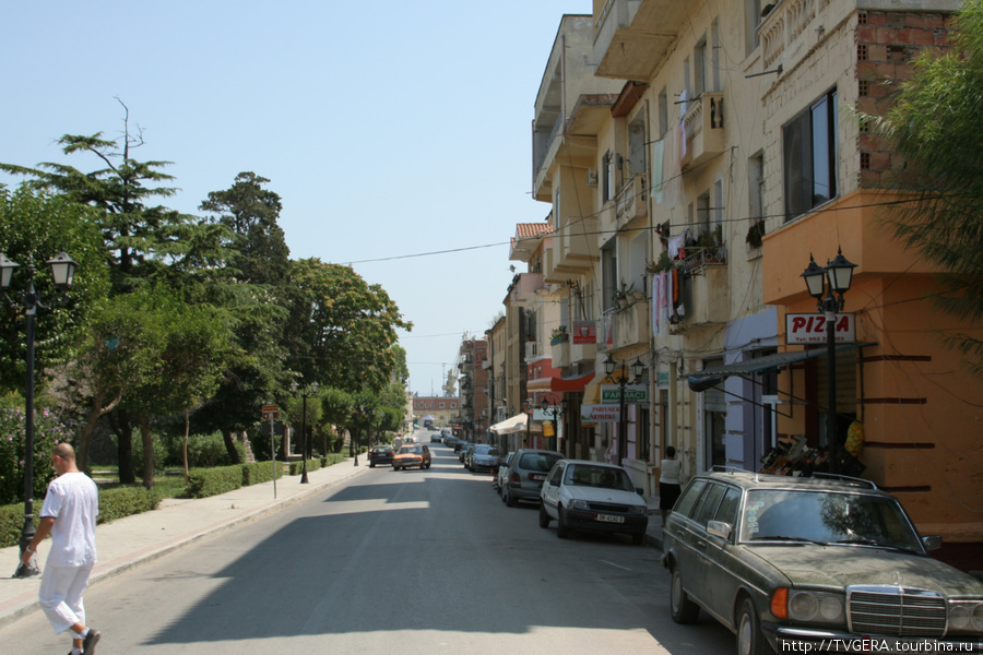 На улице Тираны. Албания