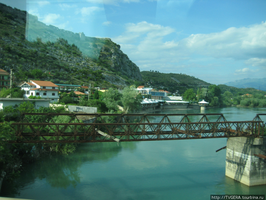 Мост через Аду Бояну. Албания