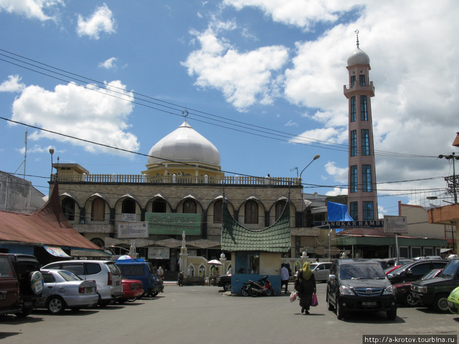 Главная мечеть Букиттинги, Индонезия