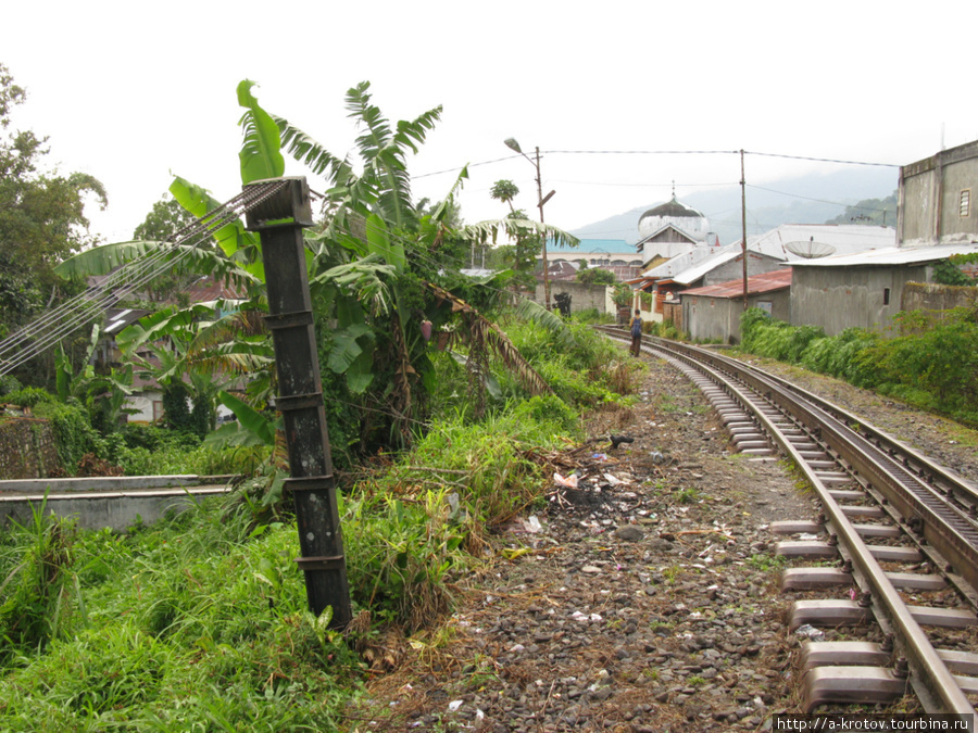 Городок Паданг-Паджанг: железнодорожные артефакты Паданг, Индонезия