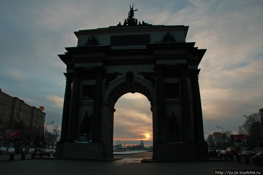 Триумфальная арка под микроскопом) Москва, Россия