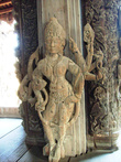 Одна из скульптур внутри храма