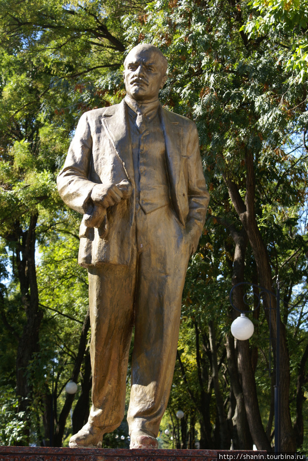 Памятник В.И. Ленину в Ейске Ейск, Россия
