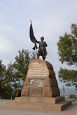 Памятник в често столетия высадки в Тамани запорожских казаков