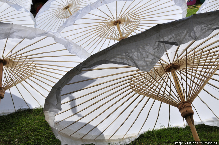 Мастерская солнечных зонтов / Umbrella making centre