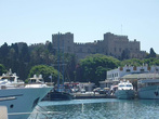 Вид на старый город и дворец Великого магистра со стороны порта