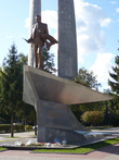 памятник изобретателю судов на воздушной подушке Ростиславу Алексееву в Сормове