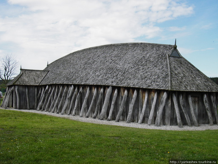 Хобро, реконструкция длинного дома на месте укрепления викингов Дания