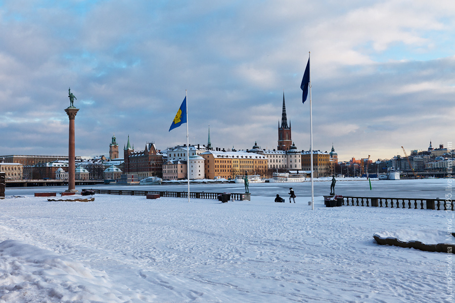 Парадная классика
20 градусов ниже нуля, яркое солнце, белый с сияющими брильянтами снег, шпили и дворцы — это зима в Швещии :) Стокгольм, Швеция