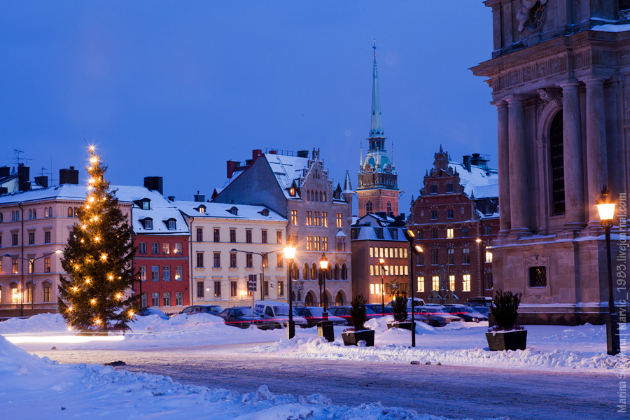 Сказочный город
Разноцветные огоньки на елках, запах горячего глинтвейна и вафель, вот оно волшебство старого города Стокгольм, Швеция