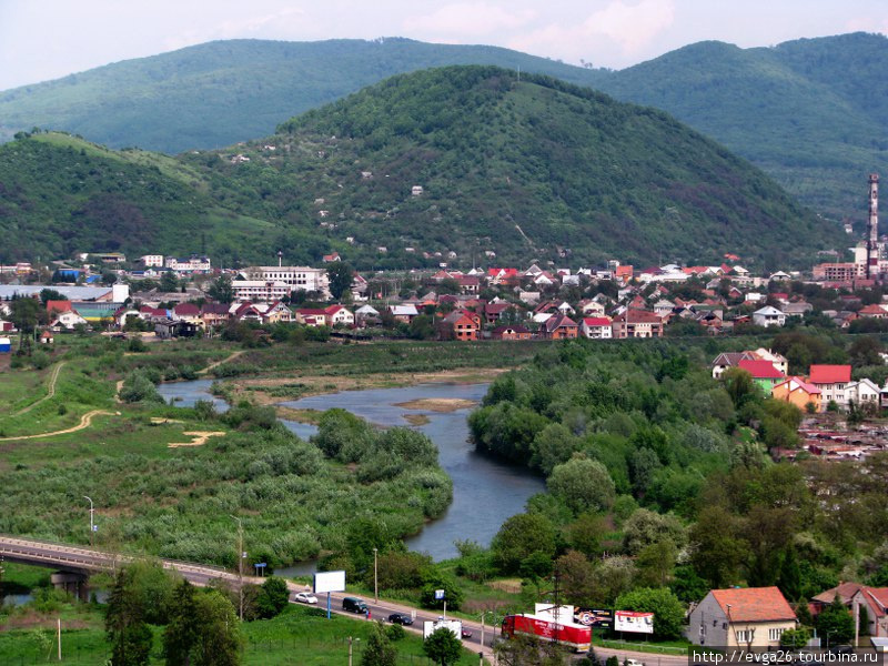 вид на Мукачево из  замка Паланок Мукачево, Украина