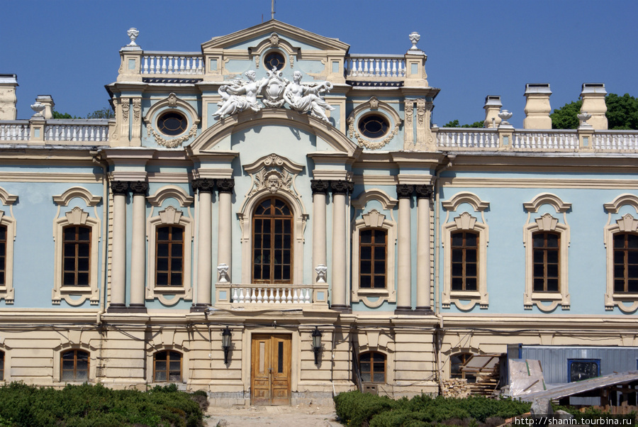 Идет реставрация Мариинского дворца в Киеве Киев, Украина