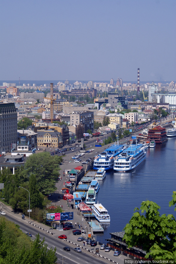 Киевский речной порт на Днепре Киев, Украина