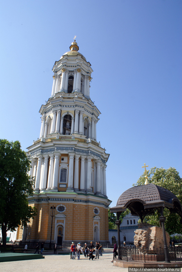 Колокольня Успенского собора Киево-Печерской лавры Киев, Украина