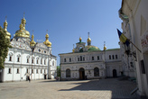Успенский храм и Никольская больничная церковь в Киево-Печерской лавре
