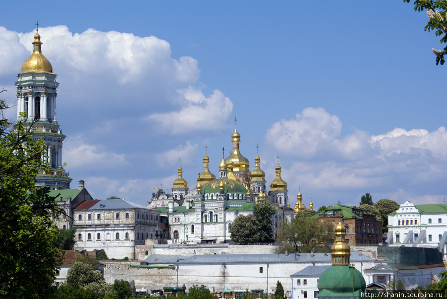 Вид на верхнюю лавру из нижней Киев, Украина