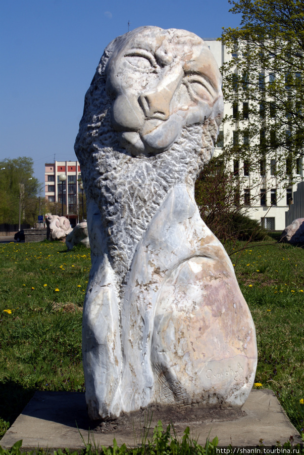 Каменный лев Могилев, Беларусь