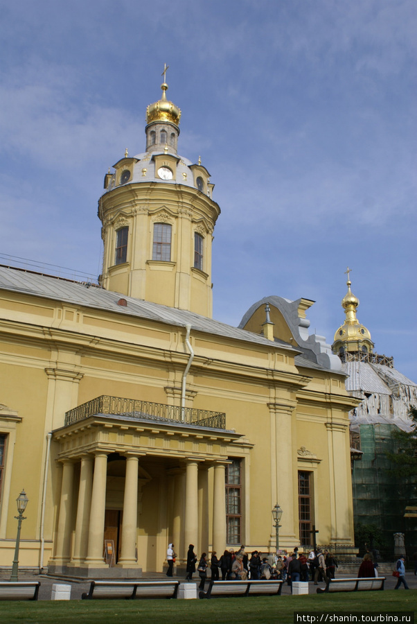 Боковой вход в Петропавловский собор Санкт-Петербург, Россия