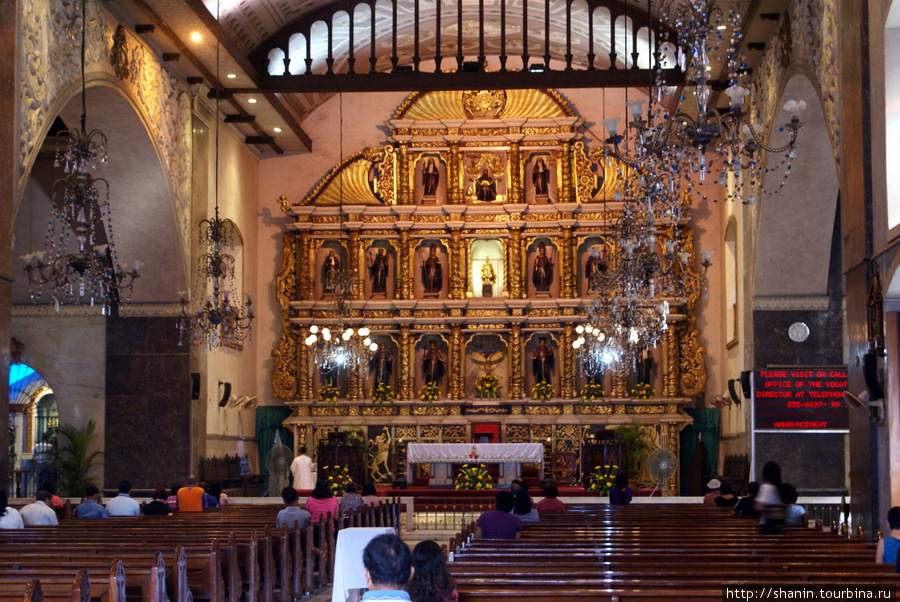 В базилике Санта Нино Себу-Сити, остров Себу, Филиппины