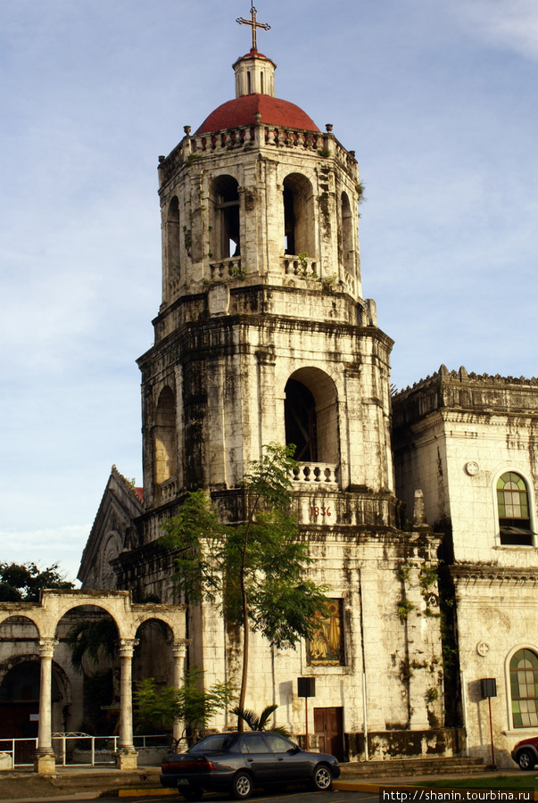 Колокольня кафедрального собора в Себу Себу-Сити, остров Себу, Филиппины