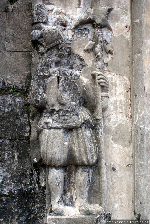 Каменный рыцарь Манила, Филиппины