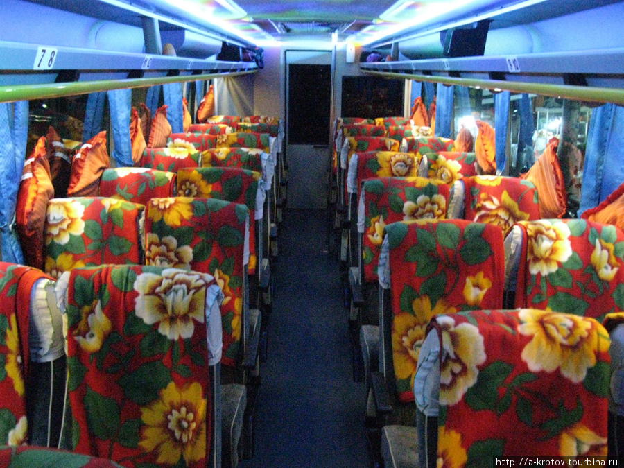 Автобус ВИП внутри Суматра, Индонезия