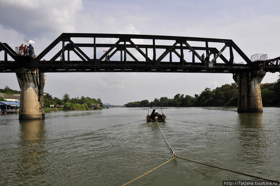 Мост-мемориал  на реке Квай и «дорога смерти» Канчанабури, Таиланд